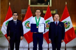 Presidente de la República José Enrique Jerí recibió el reconocimiento de la FIA